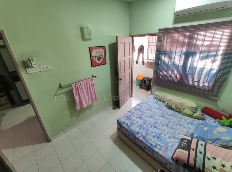 2-storey Terraced House for Sale in Selayang Baru (Selayang) - Loki Loh Loh - Bedroom - PropertyGuru.com.my