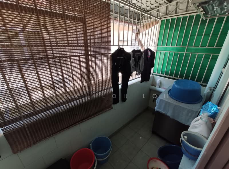 2-storey Terraced House for Sale in Selayang Baru (Selayang) - Loki Loh Loh - Balcony - PropertyGuru.com.my