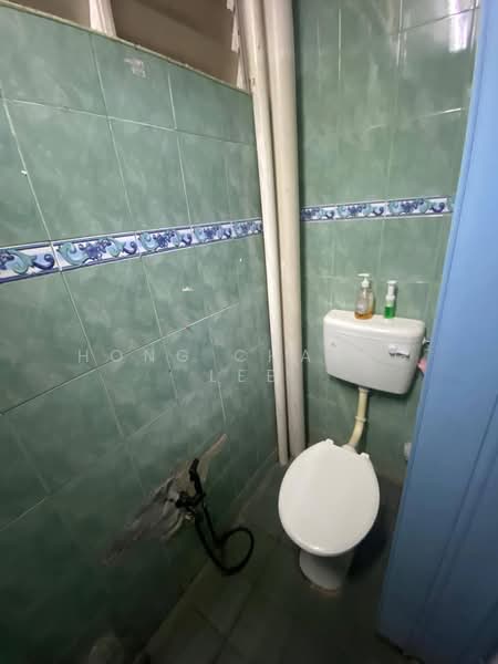 Rumah Flat untuk Disewa di Taman Daya - Jalan Pinang 3, 4 - Hong Charng Lee - Bathroom - PropertyGuru.com.my