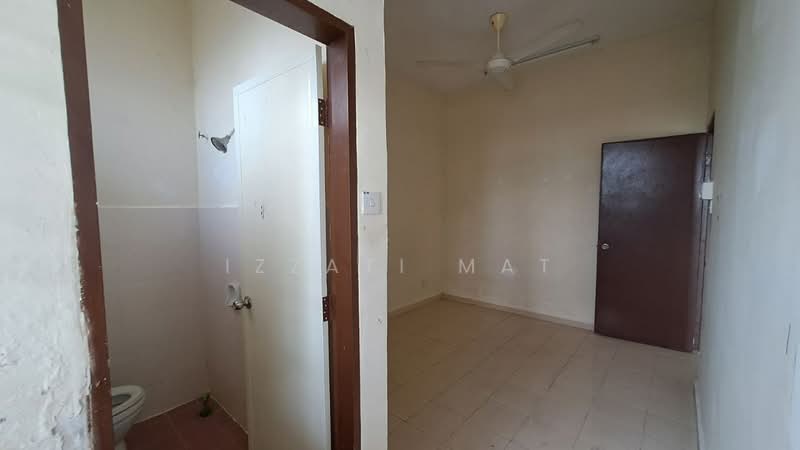 1-storey Terraced House for Sale in Pasir Puteh (Kelantan) - Izzati Mat - Bathroom - PropertyGuru.com.my