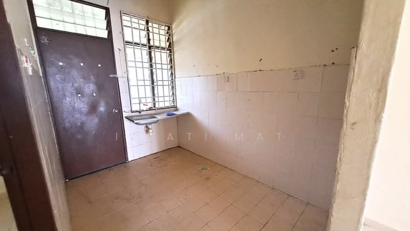 1-storey Terraced House for Sale in Pasir Puteh (Kelantan) - Izzati Mat - Kitchen - PropertyGuru.com.my