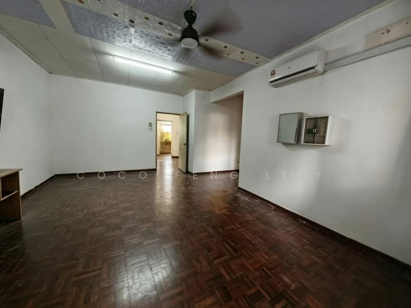 Rumah Teres 2 Tingkat untuk Dijual di Taman Mount Austin (Tebrau) - Coco Feng Lily - Living Room - PropertyGuru.com.my