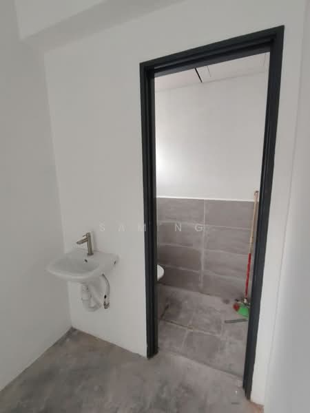 Shop for Rent in Usj 2 (Subang Jaya) - Sam Ng - Bathroom - PropertyGuru.com.my
