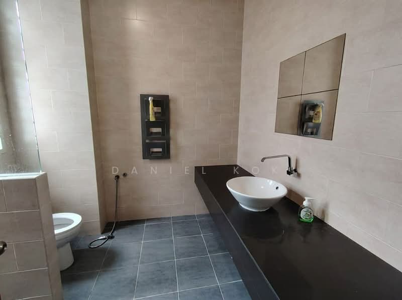 Semi-Detached House for Sale in Bandar Botanic (Klang) - Daniel Kok - Bathroom - PropertyGuru.com.my