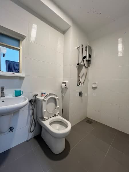2-storey Terraced House for Sale in Austin (Johor Bahru) - Ethan Gan - Bathroom - PropertyGuru.com.my