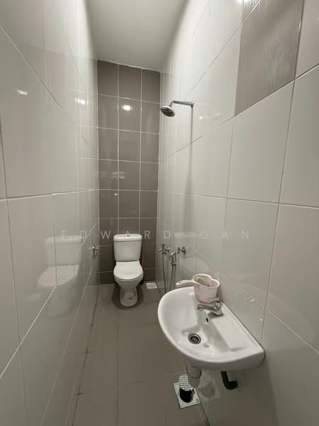 Kondominium untuk Disewa di The Seed Taman Sutera Utama - Edward Gan - Bathroom - PropertyGuru.com.my