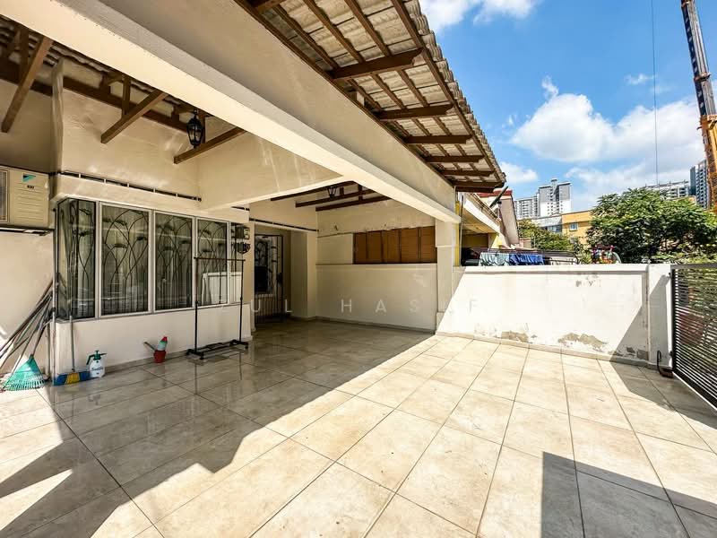 Rumah Teres 2 Tingkat untuk Dijual di Taman Kelana Idaman (Ara Damansara) - Zul Hasif - Exterior - PropertyGuru.com.my