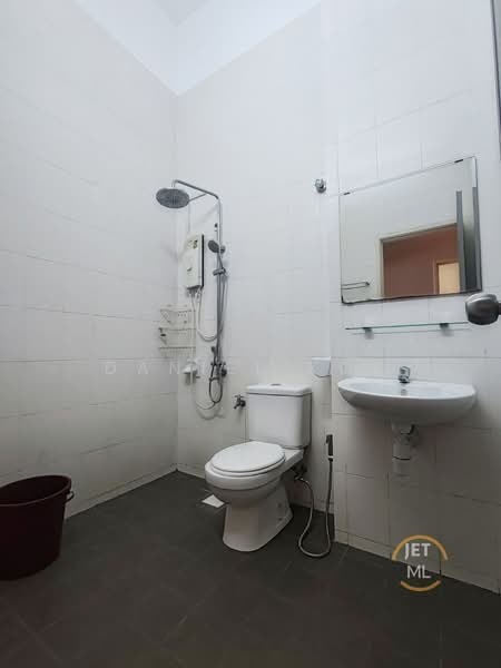 2-storey Terraced House for Sale in Setia Impian (Setia Alam) - Daniel Kok - Bathroom - PropertyGuru.com.my