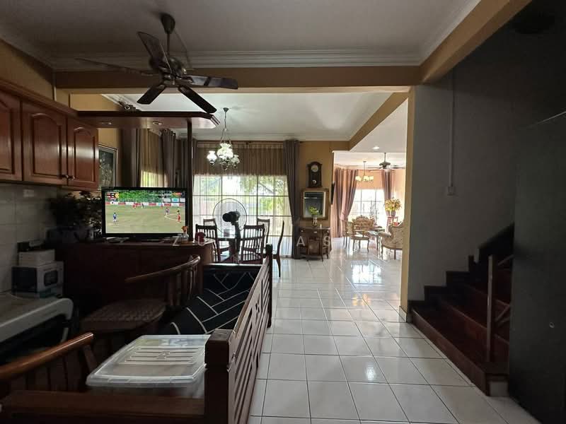 Rumah Teres 2 Tingkat untuk Dijual di Seksyen 1 Bandar Baru Bangi (Bandar Baru Bangi) - Zul Hasif - Living Room - PropertyGuru.com.my