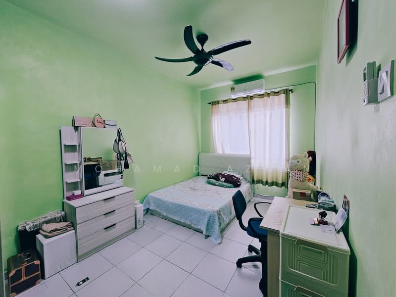 Rumah Teres untuk Dijual di Taman Selayang Permata (Batu Caves) - Mohamad Azman - Bedroom - PropertyGuru.com.my