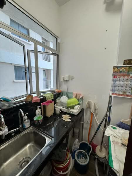 Condominium for Sale at Amberside @ Country Garden Danga Bay - Siow Yan Er - Kitchen - PropertyGuru.com.my