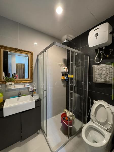 Condominium for Sale at Amberside @ Country Garden Danga Bay - Siow Yan Er - Bathroom - PropertyGuru.com.my