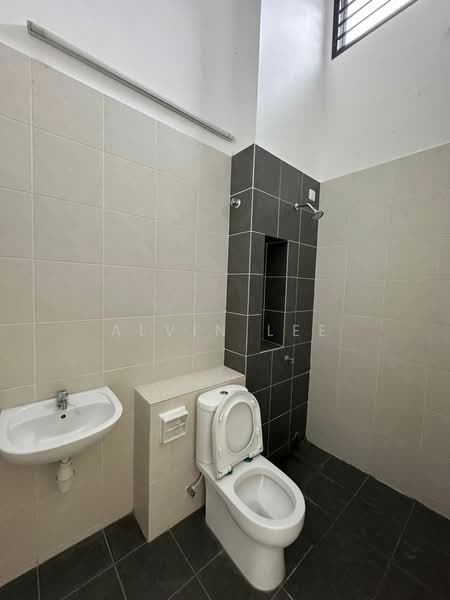 Rumah Teres 2 Tingkat untuk Dijual di Setia Ecohill (Semenyih) - Alvin Lee - Bathroom - PropertyGuru.com.my