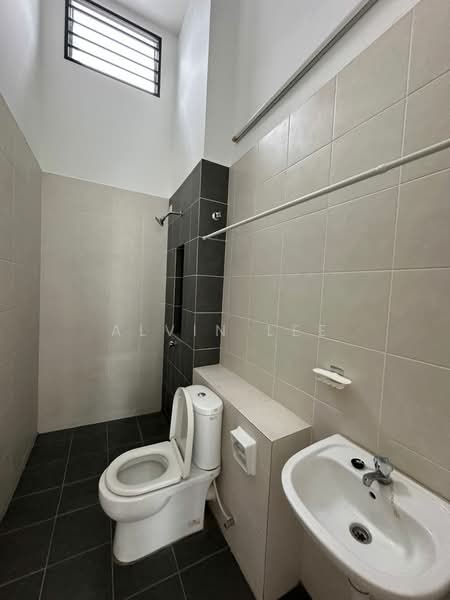 Rumah Teres 2 Tingkat untuk Dijual di Setia Ecohill (Semenyih) - Alvin Lee - Bathroom - PropertyGuru.com.my