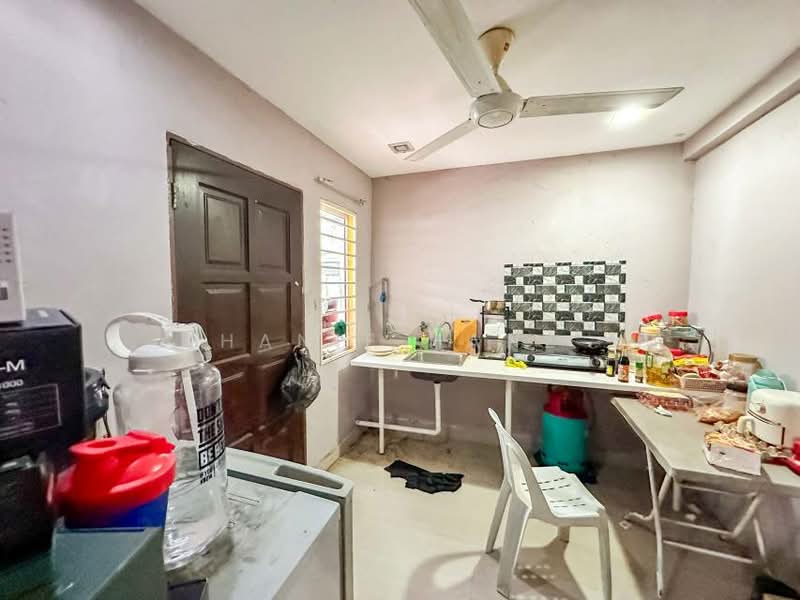 1-storey Terraced House for Sale in Petaling Jaya (Selangor) - Hanif Hanz - Kitchen - PropertyGuru.com.my