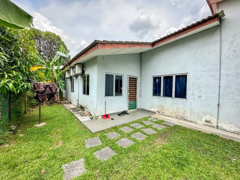 1-storey Terraced House for Sale in Petaling Jaya (Selangor) - Hanif Hanz - Exterior - PropertyGuru.com.my