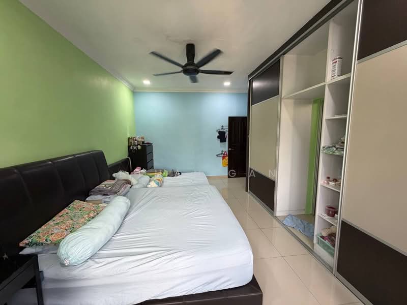Rumah Teres 2 Tingkat untuk Dijual di Taman Molek (Johor Bahru) - Ethan Gan - Bedroom - PropertyGuru.com.my
