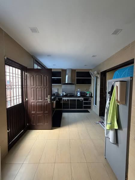 Rumah Teres 2 Tingkat untuk Dijual di Taman Molek (Johor Bahru) - Ethan Gan - Kitchen - PropertyGuru.com.my