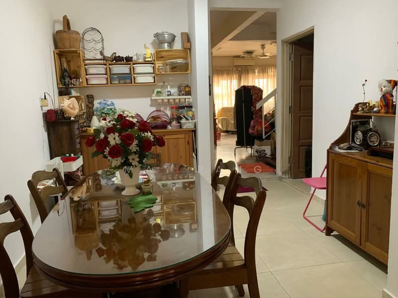 2-storey Terraced House for Rent in Permas Jaya (Johor) - May Pang - Dining Room - PropertyGuru.com.my