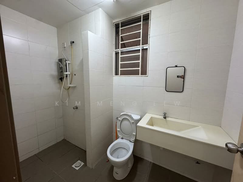 Servis Apartment untuk Dijual di Platinum Lake PV 21 - Kim Meng Lew - Bathroom - PropertyGuru.com.my