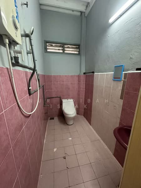 2-storey Terraced House for Sale in Taman Melawati (Ulu Kelang) - Nur Adibah Ishak - Bathroom - PropertyGuru.com.my