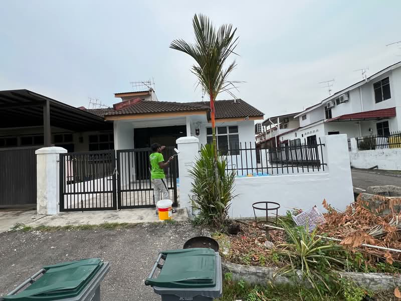 1-storey Terraced House for Sale in Pekan Nanas (Johor) - Alviss Tay - Exterior - PropertyGuru.com.my
