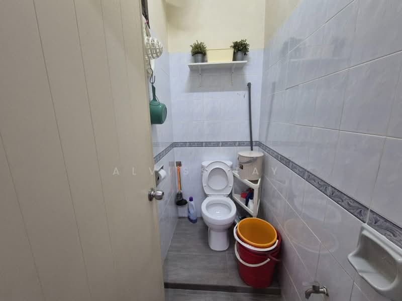 Rumah Teres 2 Tingkat untuk Dijual di Taman Desa Tebrau (Tebrau) - Alviss Tay - Bathroom - PropertyGuru.com.my