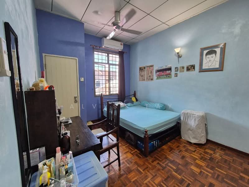 Rumah Teres 2 Tingkat untuk Dijual di Taman Desa Tebrau (Tebrau) - Alviss Tay - Bedroom - PropertyGuru.com.my