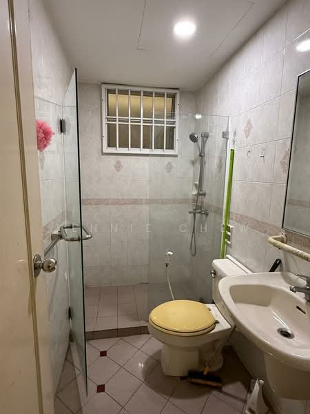 Kondominium untuk Dijual di Petrie Condominium - Jennie Chew - Bathroom - PropertyGuru.com.my