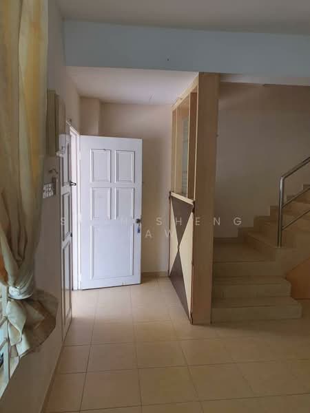 Rumah Teres 2 Tingkat untuk Dijual di Mahkota Cheras (Cheras) - Soon Sheng Law - Entrance - PropertyGuru.com.my