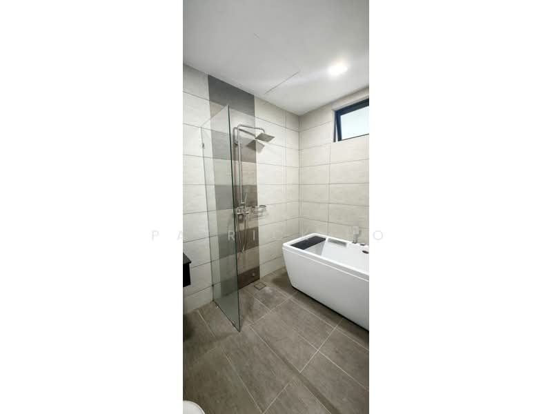Servis Apartment untuk Disewa di Molek Regency - Patrick Ho - Bathroom - PropertyGuru.com.my
