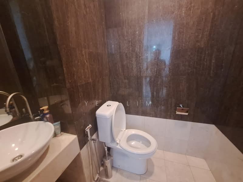 Servis Apartment untuk Dijual di Binjai Residency - Yen Lim - Bathroom - PropertyGuru.com.my