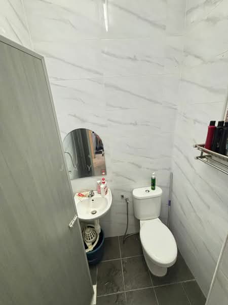2-storey Terraced House for Sale in KL City Centre (Kuala Lumpur) - Jay Yong - Bathroom - PropertyGuru.com.my