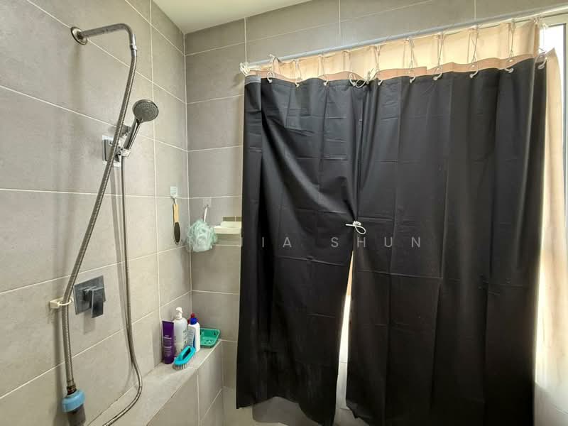 2-storey Terraced House for Rent in Taman Daya (Kepong) - Wan Jia Shun - Bathroom - PropertyGuru.com.my