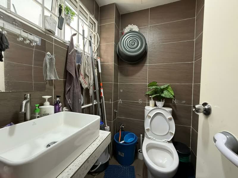 2-storey Terraced House for Rent in Taman Daya (Kepong) - Wan Jia Shun - Bathroom - PropertyGuru.com.my