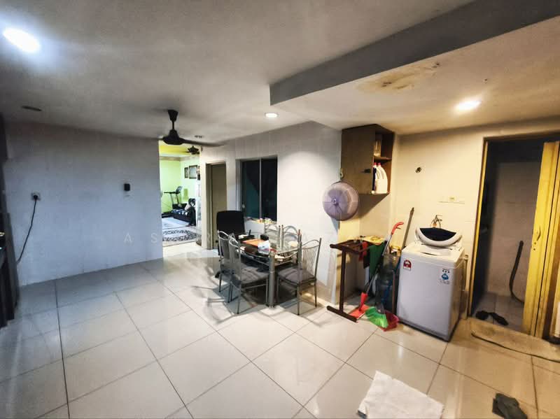 Rumah Teres 2 Tingkat untuk Dijual di Shah Alam (Selangor) - Ashraf Azwan - Living Room - PropertyGuru.com.my