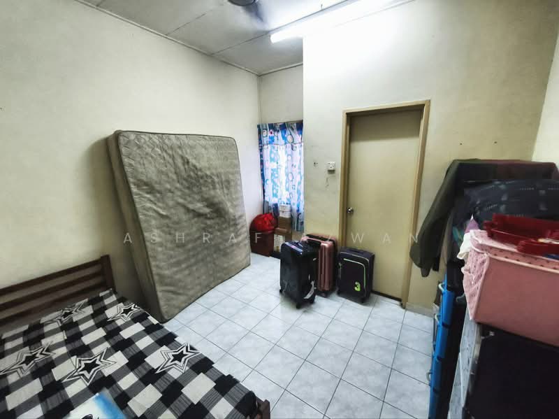 Rumah Teres 2 Tingkat untuk Dijual di Shah Alam (Selangor) - Ashraf Azwan - Bedroom - PropertyGuru.com.my