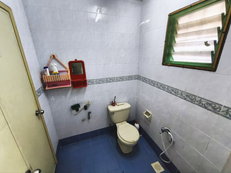 Rumah Teres 2 Tingkat untuk Dijual di Shah Alam (Selangor) - Ashraf Azwan - Bathroom - PropertyGuru.com.my