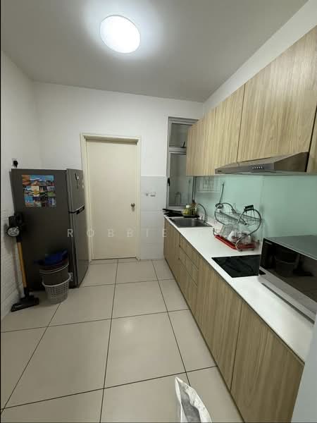 Service Residence for Rent at Meridin Bayvue Serviced Apartment - Robbie Tan - Kitchen - PropertyGuru.com.my
