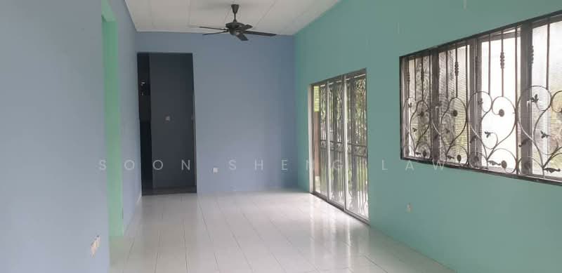 1-storey Terraced House for Sale in Bandar Mahkota Cheras (Cheras) - Soon Sheng Law - Living Room - PropertyGuru.com.my