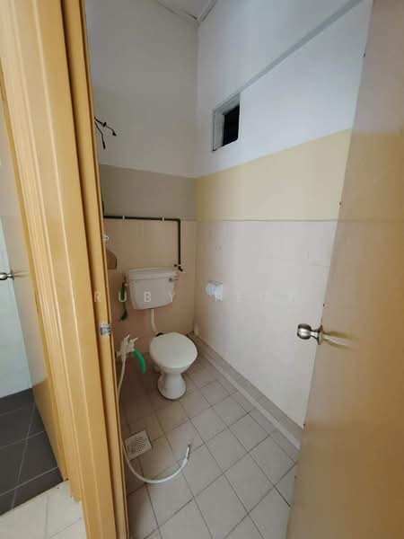 Shop for Sale in Bandar Putra (Kulai) - Ruby Teow - Bathroom - PropertyGuru.com.my