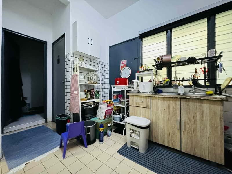 2-storey Terraced House for Sale in Usj 12 (Subang Jaya) - Jayden Lee - Kitchen - PropertyGuru.com.my