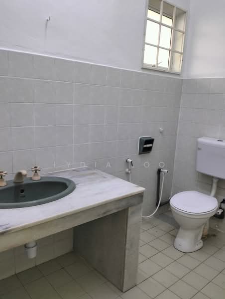 Rumah Teres 2 Tingkat untuk Disewa di SS17 (Subang Jaya) - Lydia Loo - Bathroom - PropertyGuru.com.my