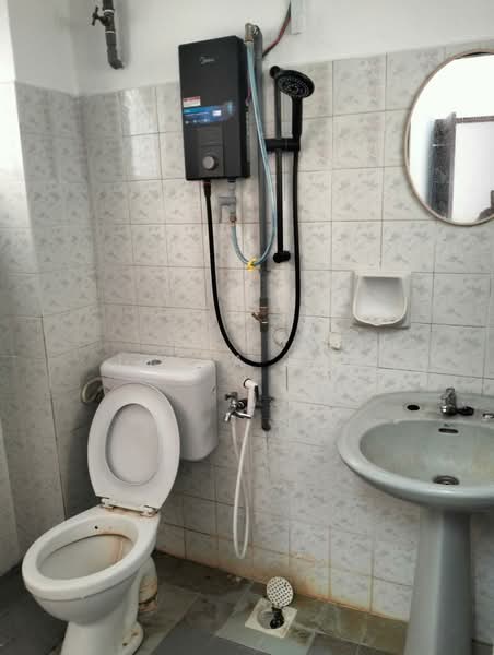 Rumah Teres 2 Tingkat untuk Disewa di SS17 (Subang Jaya) - Lydia Loo - Bathroom - PropertyGuru.com.my