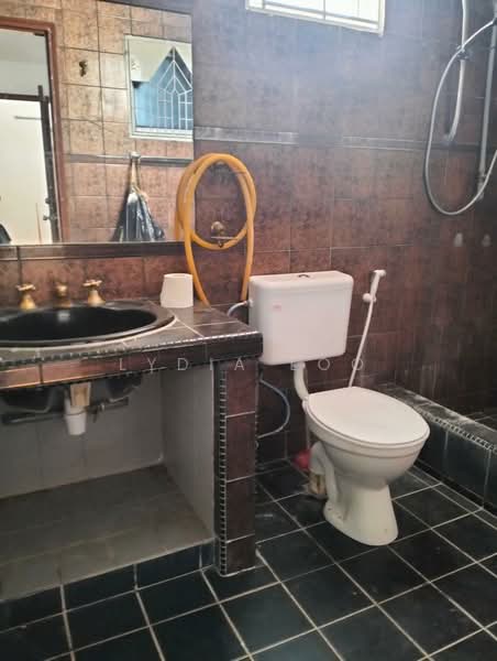 Rumah Teres 2 Tingkat untuk Disewa di SS17 (Subang Jaya) - Lydia Loo - Bathroom - PropertyGuru.com.my