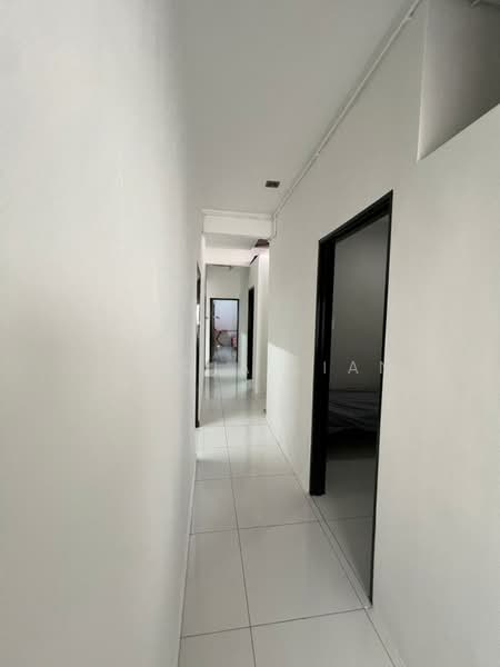 Rumah Teres 1 Tingkat untuk Dijual di Taman Sri Tebrau (Johor Bahru) - Alicia Lian - Corridor - PropertyGuru.com.my