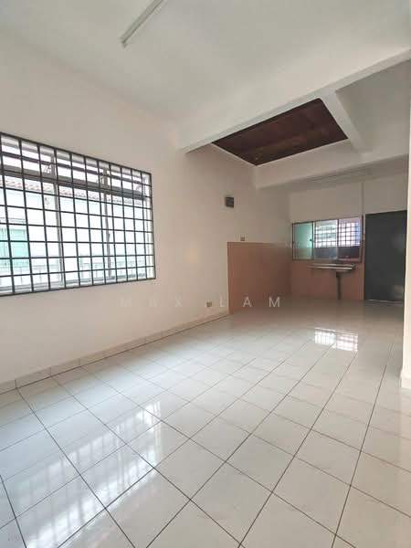1.5-storey Terraced House for Sale in Taman Gaya (Ulu Tiram) - Max Lam - Interior - PropertyGuru.com.my