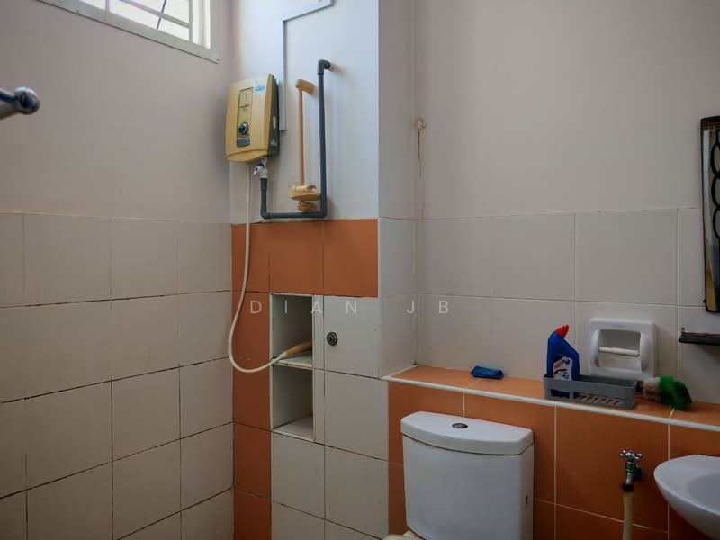 2-storey Terraced House for Rent in Taman Setia Indah (Tebrau) - Dian JB - Bathroom - PropertyGuru.com.my