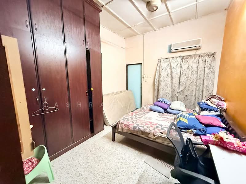 Rumah Teres 1 Tingkat untuk Dijual di Kajang (Selangor) - Ashraf Azwan - Bedroom - PropertyGuru.com.my