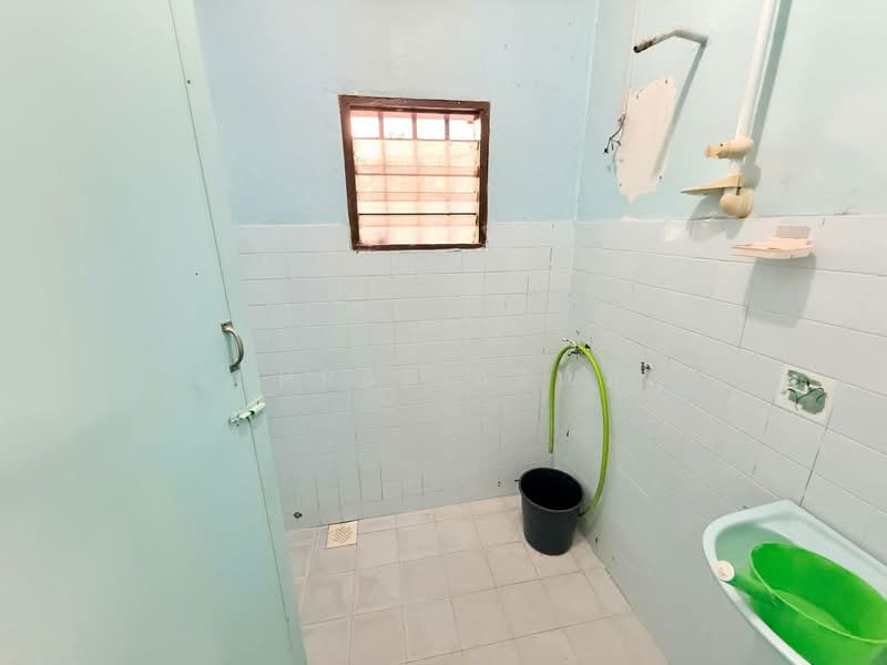 Rumah Teres 1 Tingkat untuk Dijual di Kajang (Selangor) - Ashraf Azwan - Bathroom - PropertyGuru.com.my